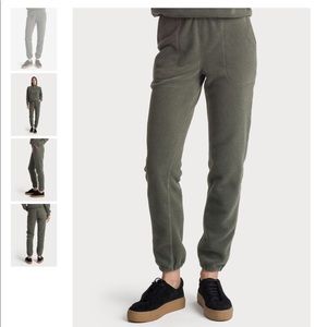 Kit and ace chill out fleece pant olive green